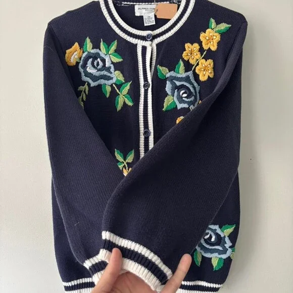 Vintage Cottagecore Floral Embroidered Navy blue Grannycore cardigan Medium Larg - Picture 4 of 8
